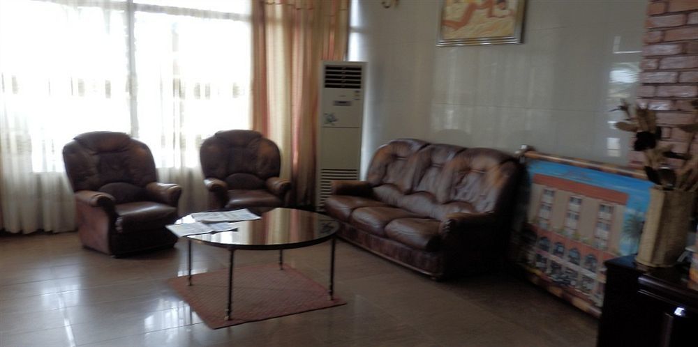 Hotel Santa Lucia Yaoundé Екстериор снимка